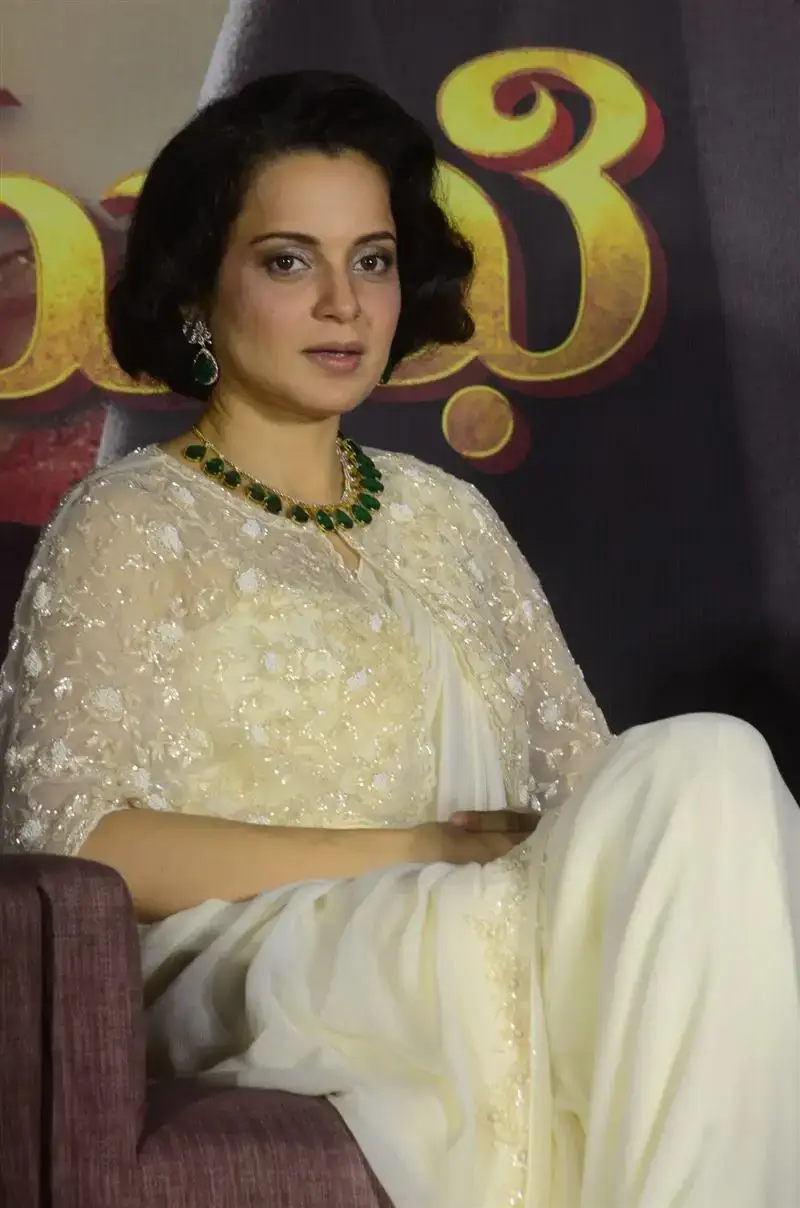 Kangana Ranaut in White Saree at Chandramukhi 2 Movie Press Meet